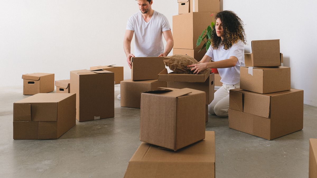 Cartons préparés avant de quitter un logement