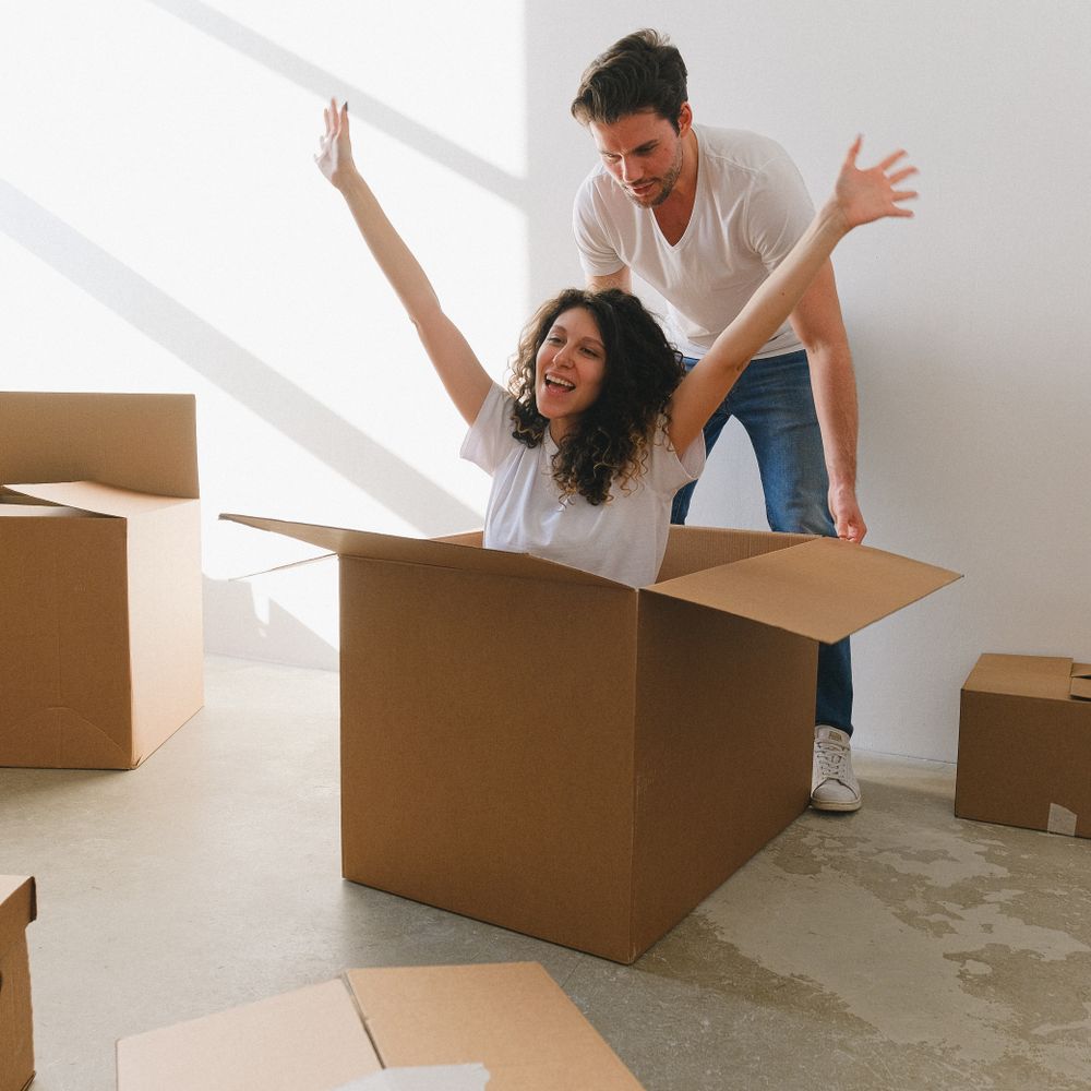 Dudswell — professional packers wrapping and boxing belongings