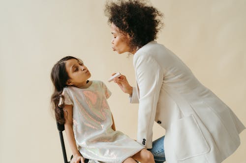 Kostenloses Stock Foto zu afro-haar, erwachsener, frau