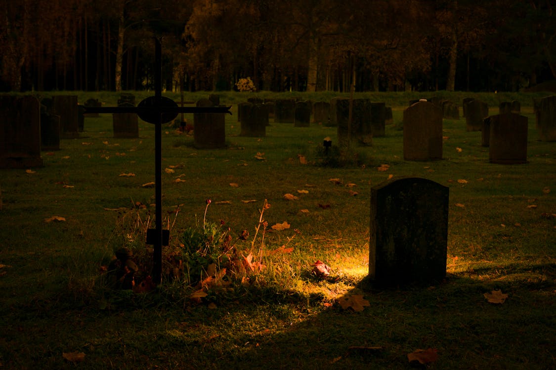 Free Silhouette of Graves Stock Photo
