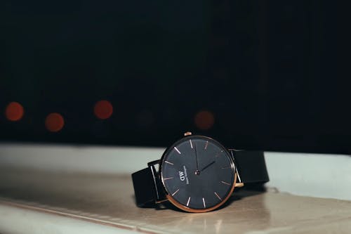 Free Black and Silver Analog Watch Stock Photo