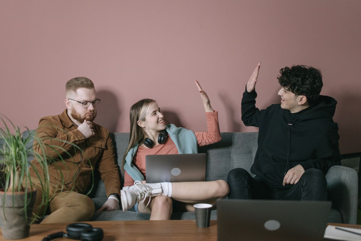 student moves in Upper Langwith — Loaded properly: blankets, straps and a plan in Upper Langwith