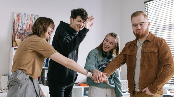 El poder de la accountability social: por qué tus amigos te hacen aguantar 3x más