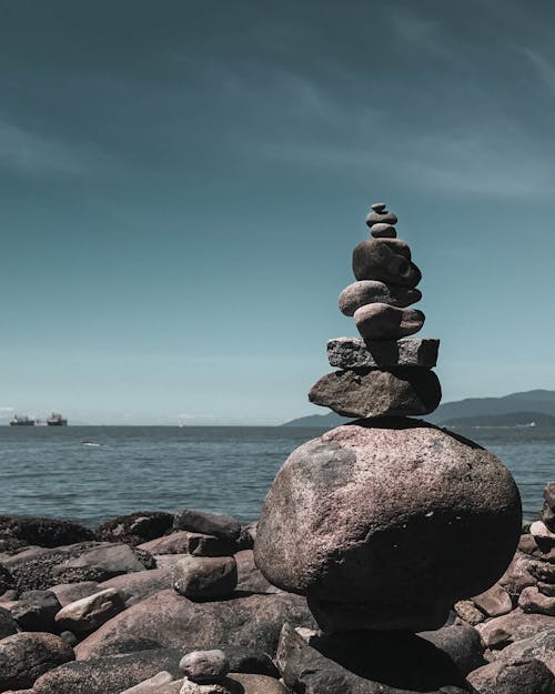 Kostenloses Stock Foto zu felsen, gestapelt, meer