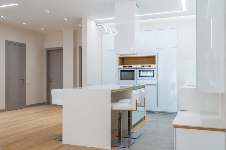 New Modern Apartment With Light Kitchen