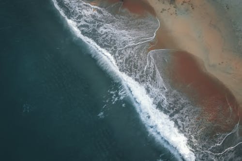 Gratis stockfoto met bovenaanzicht, golven, kustlijn