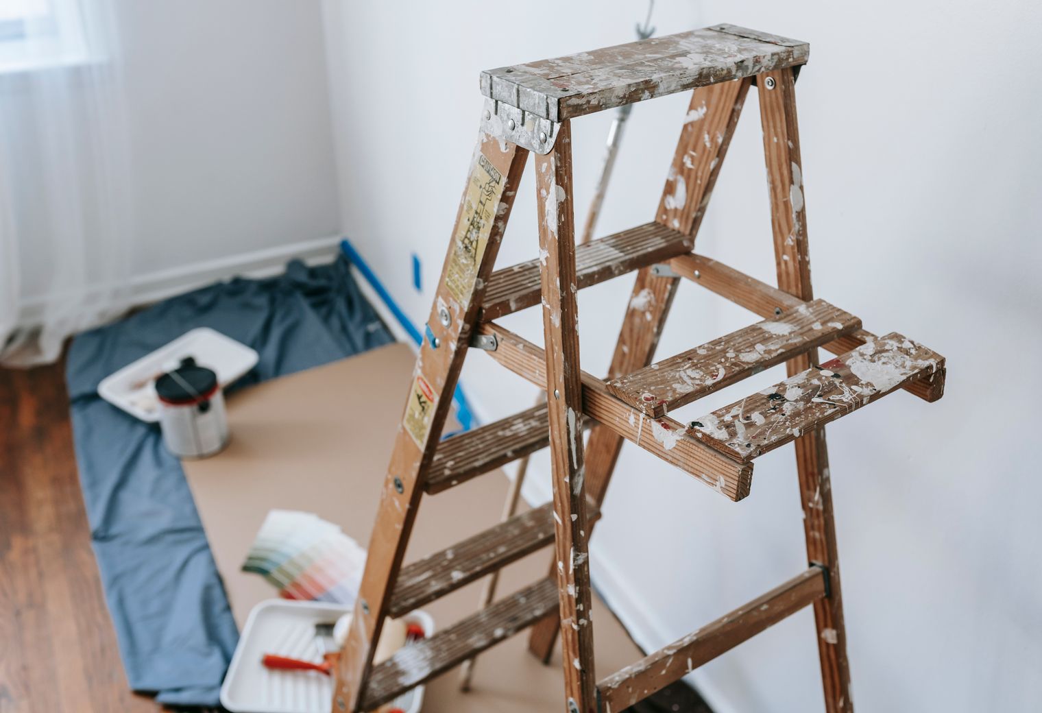 Painters and Decorators in Chalk Farm — woodwork brushed to a crisp, smooth line