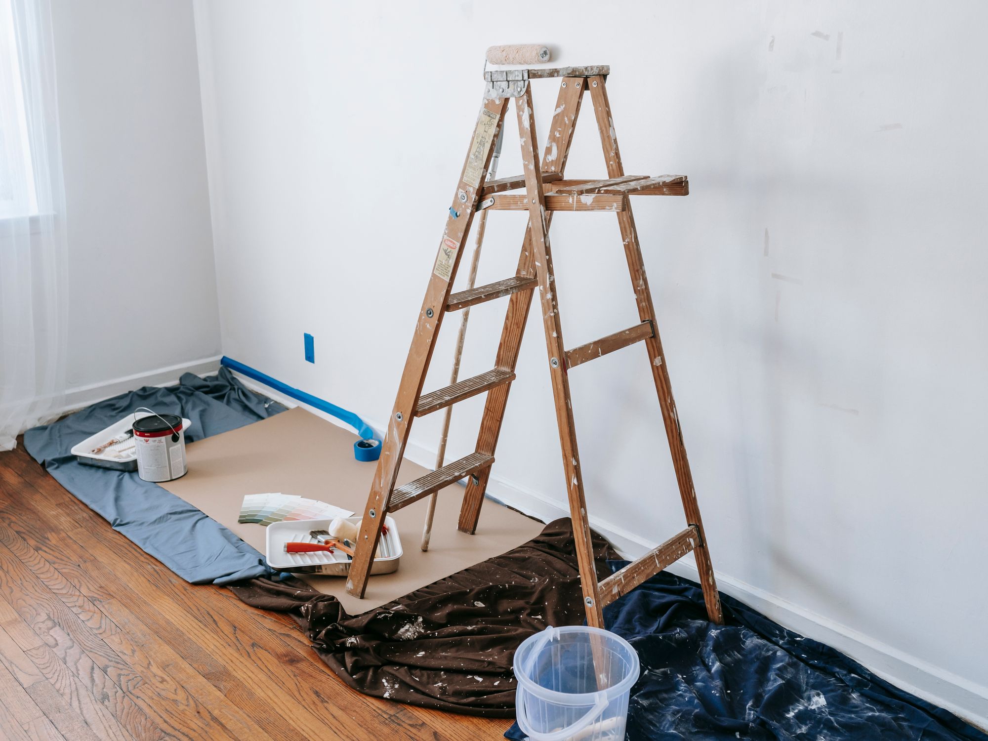 End of Tenancy Decorating in Spitalfields, Tower Hamlets — decorator refreshing a rental property between tenants