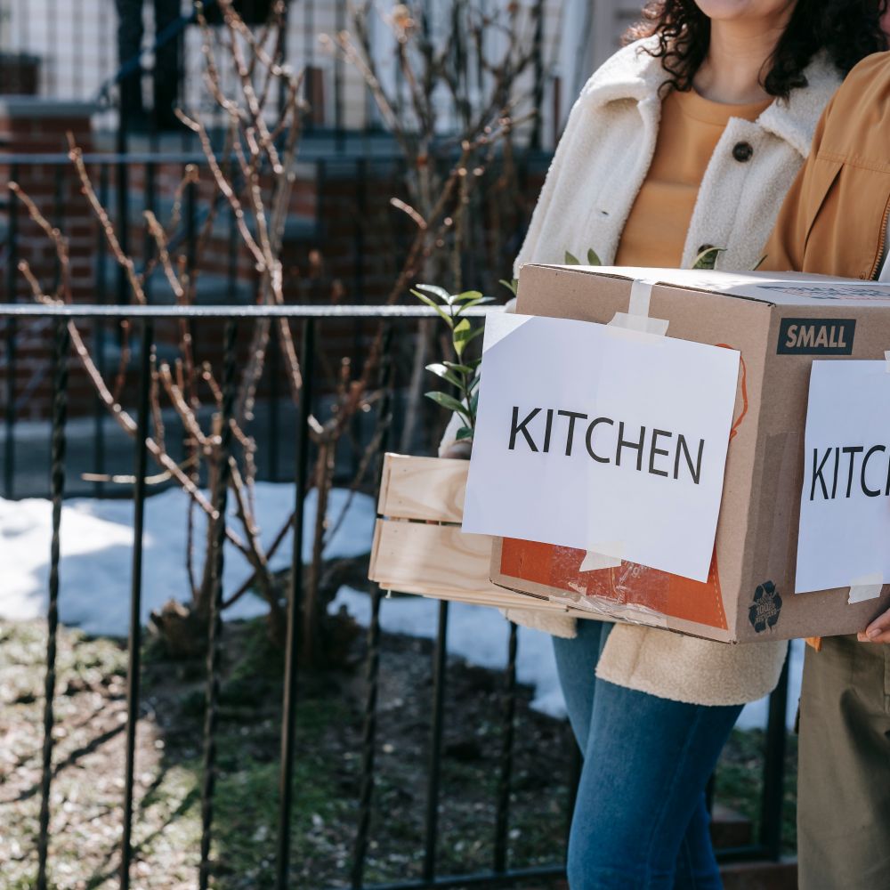 High Easter — professional packers wrapping and boxing belongings