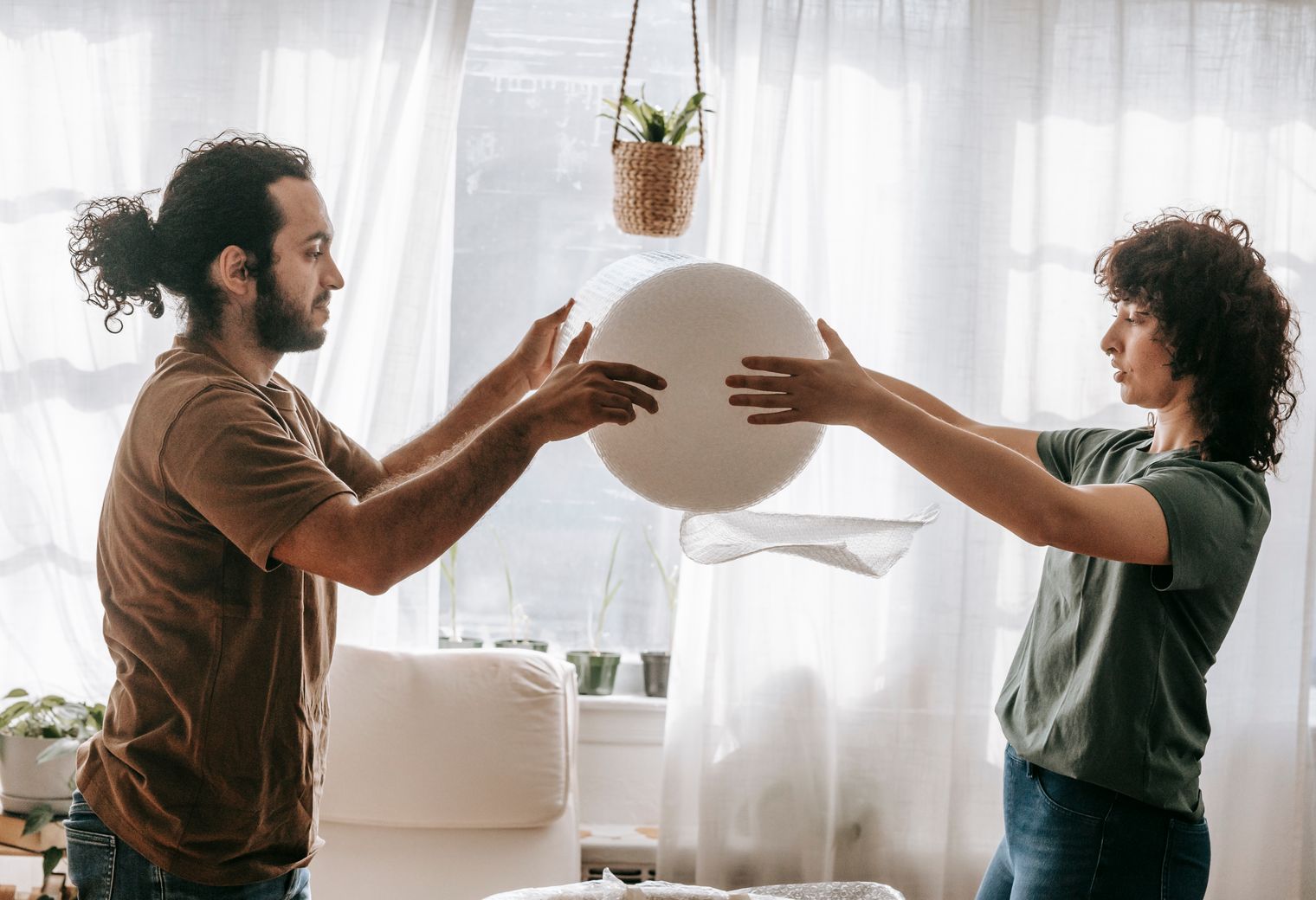 Frome — professional packers wrapping and boxing belongings