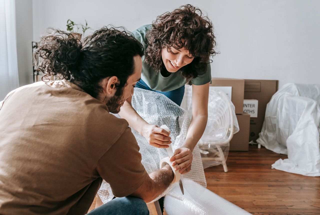 Flat & apartment removals Cleland — removals work in progress