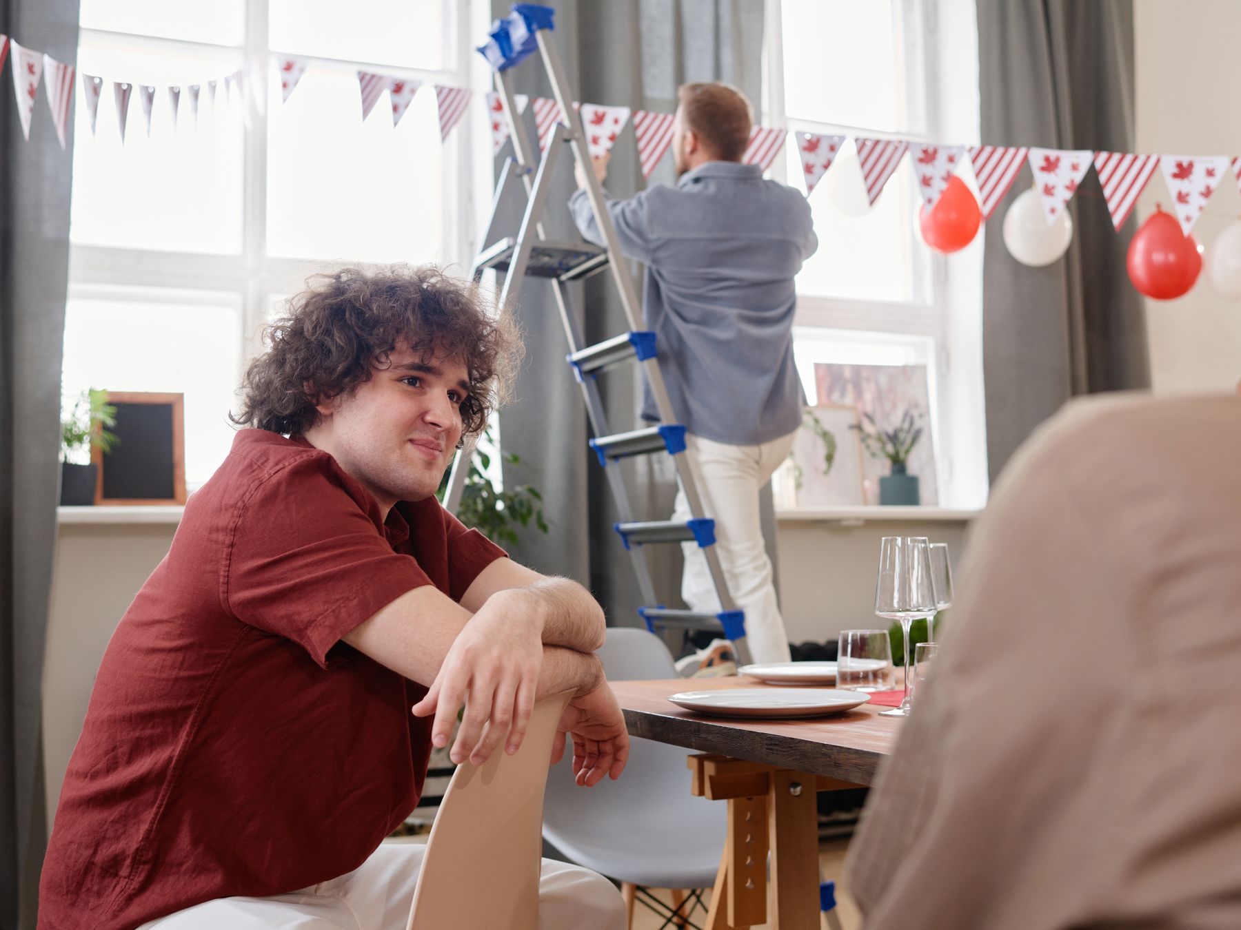 Painters and Decorators in Pratts Bottom — clean edges cut in around trim and sockets