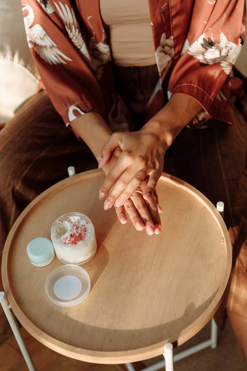 Foto profissional grátis de creme para mãos, cuidados com a pele, cuidados com o corpo