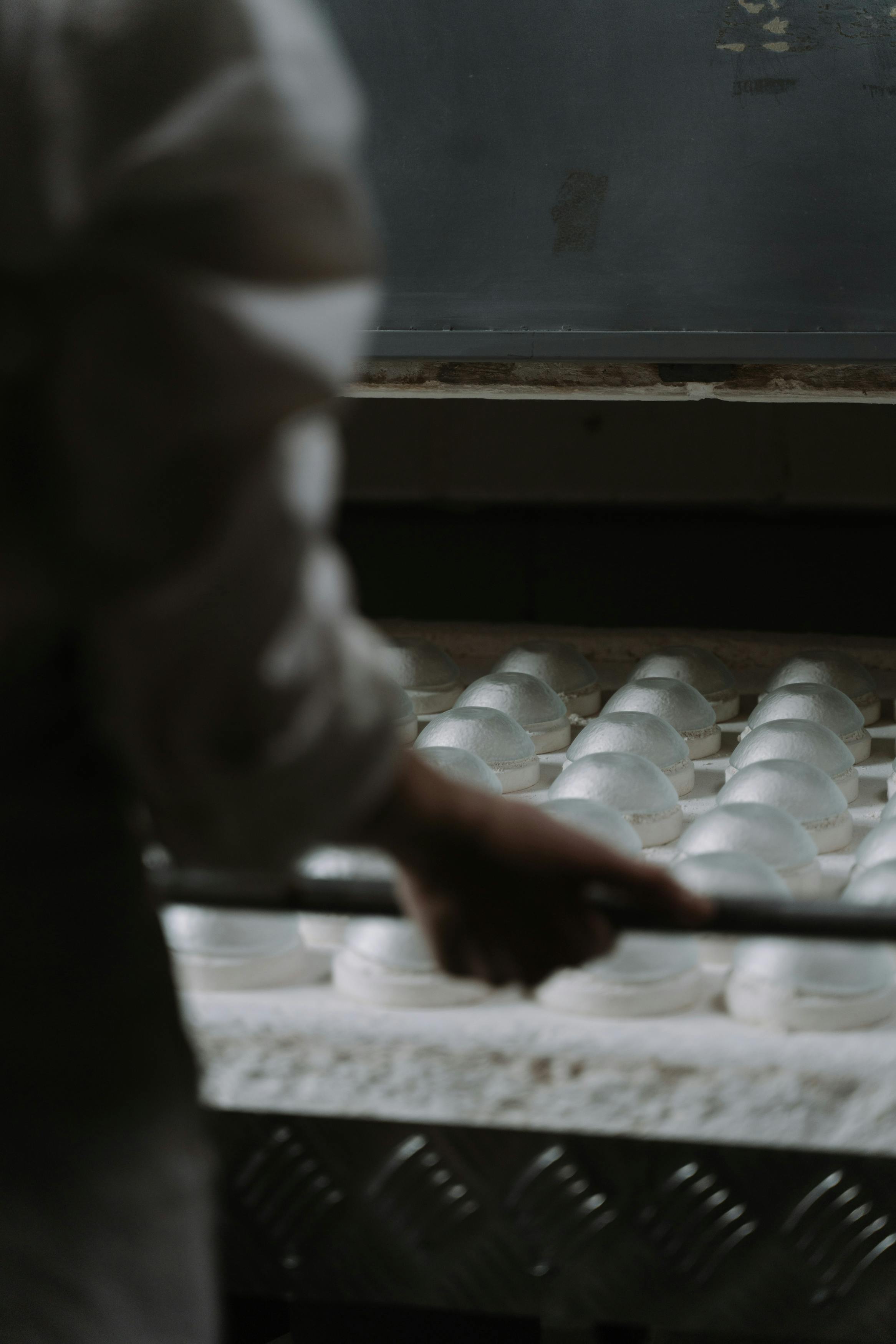 <b>Proses Pembuatan yang Teliti dan Penuh Kesabaran</b>