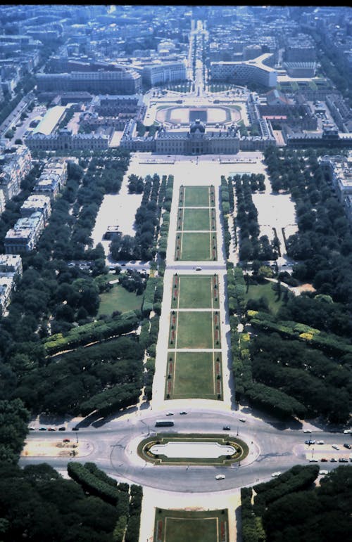 Безкоштовне стокове фото на тему «champ de mars, Аерофотозйомка, вертикальні постріл»