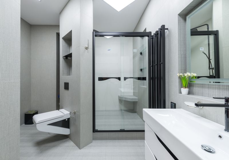 Slim, Tapered Hardware and Fixtures