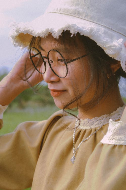 アジアの女性, ヘッドショット, めがねの無料の写真素材