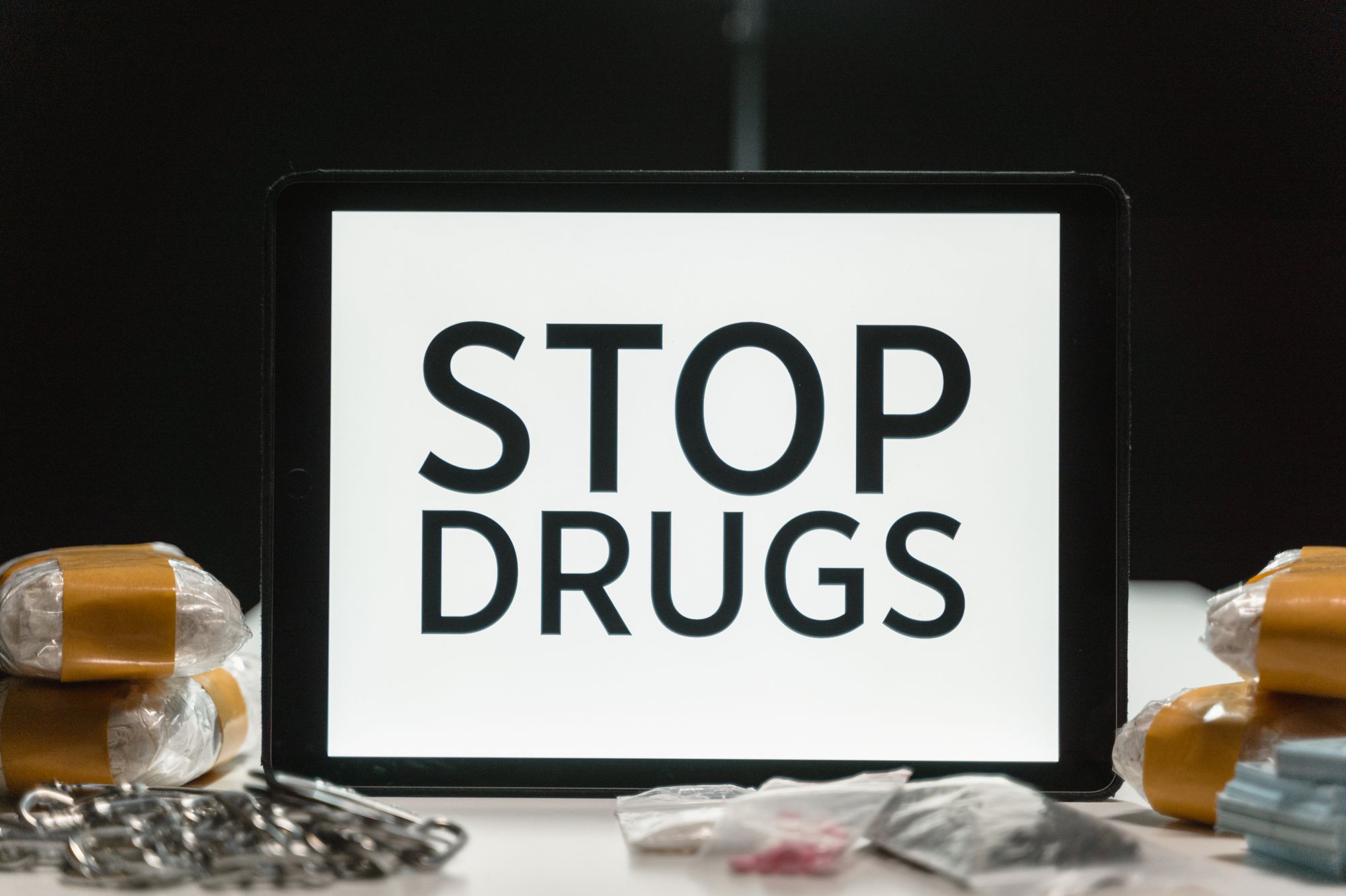 Letrero o emblema oficial de la Administración para el Control de Drogas de Estados Unidos (DEA)