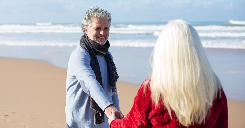 Quand les retraités font vivre les villages : comment les seniors redonnent souffle à la France rurale