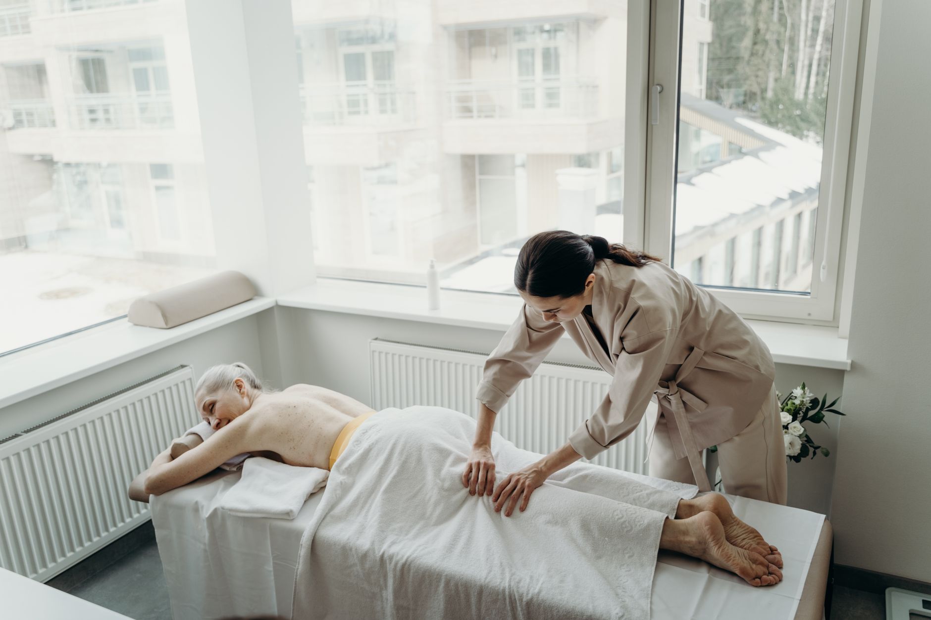 How to Create a Tranquil Home Massage Environment
