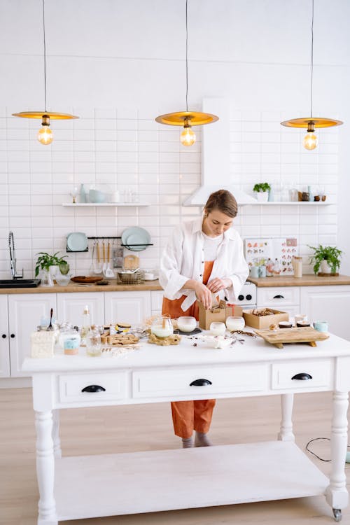 Foto profissional grátis de arcas, cozinha, dentro de casa