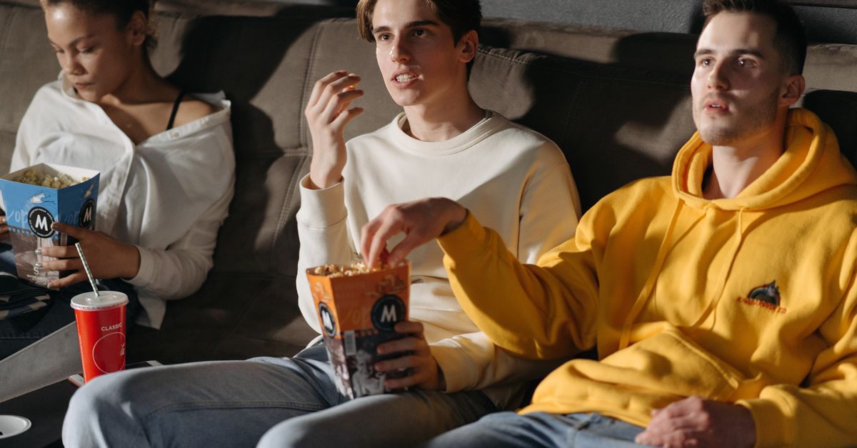 Autoodtwarzanie i binge-watching — jak nie stracić wieczoru