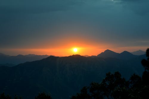 Kostenlos Foto Des Berges Während Des Sonnenuntergangs Stock-Foto