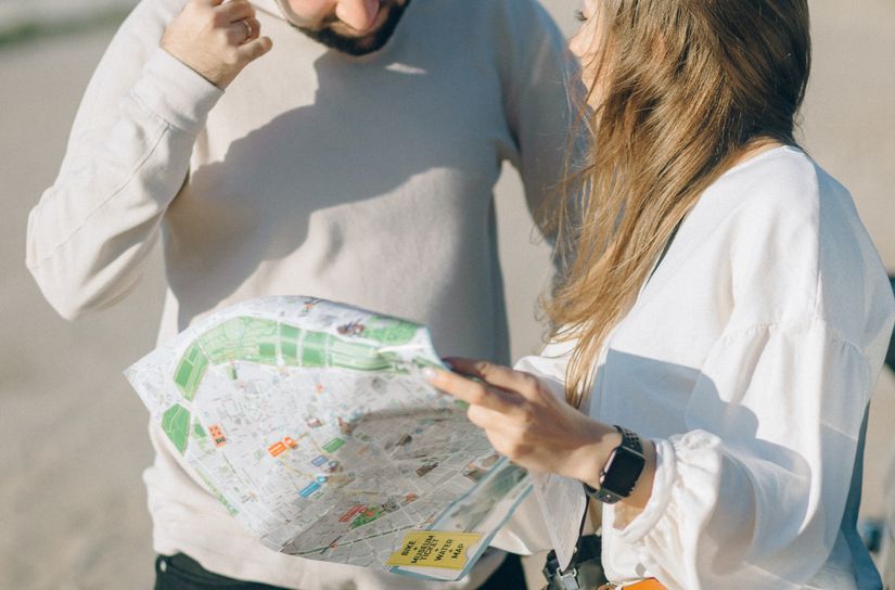 Online dating: starting a conversation on a niche platform