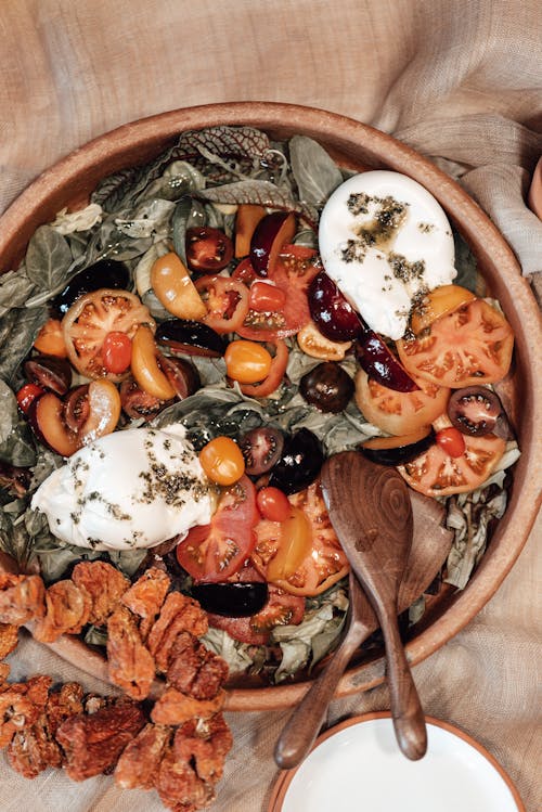 Free Sliced Tomatoes in a Vegetable Salad Platter Stock Photo