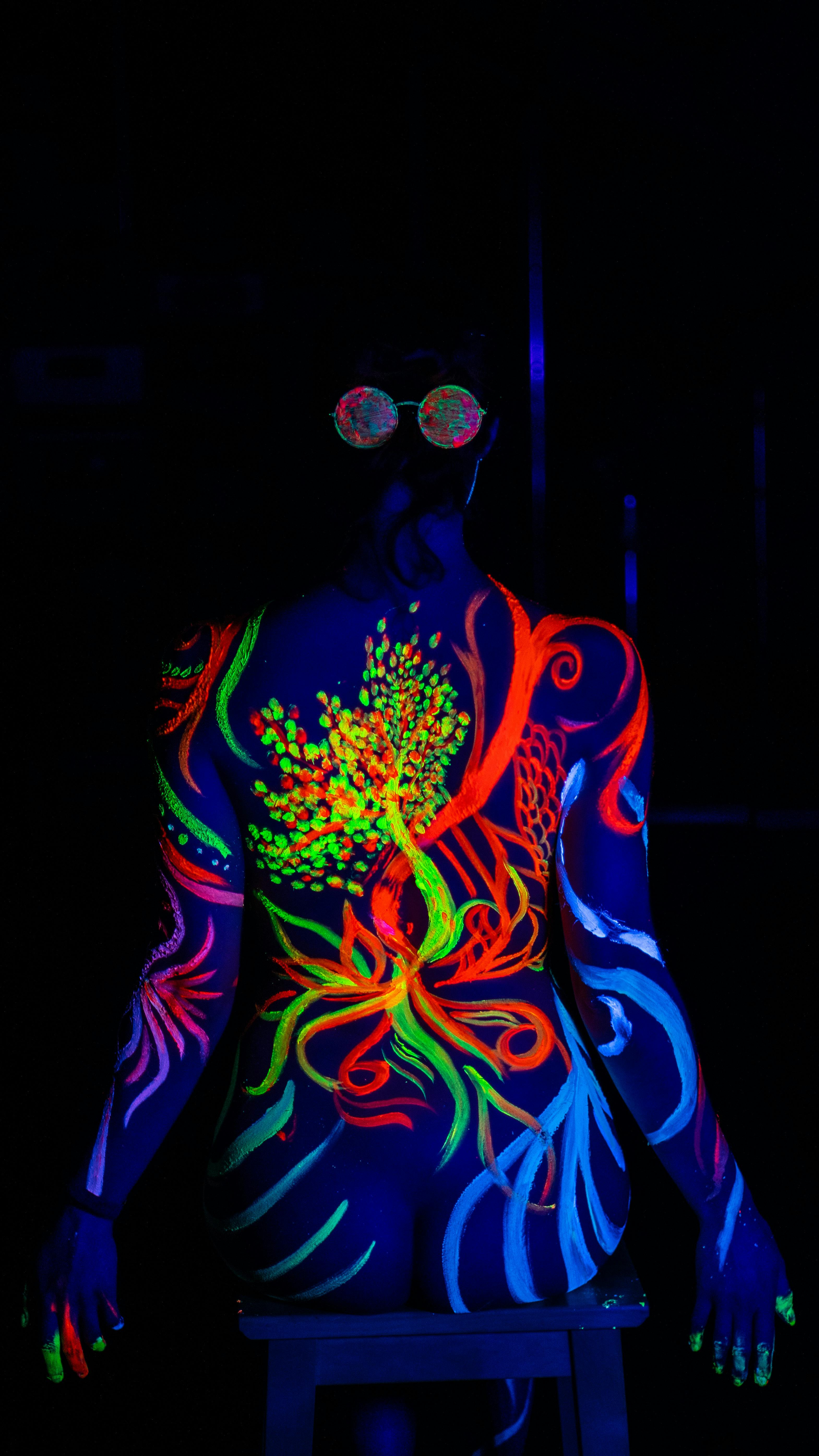 Glow body paint Stock Photos, Royalty Free Glow body paint Images
