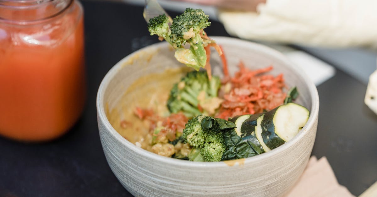 How to spiral cut zucchini by hand