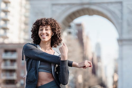 Ilmainen kuvapankkikuva tunnisteilla activewear, afro, aktiivinen