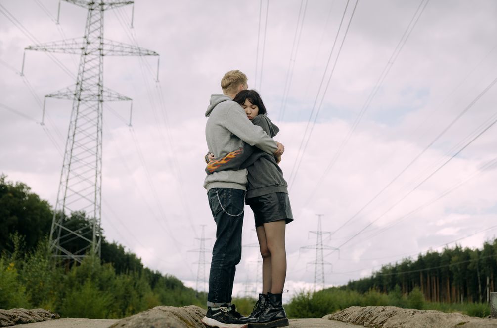 Online dating: starting a conversation on a niche platform