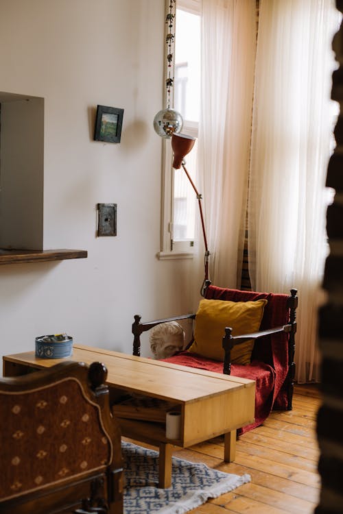 Бесплатное стоковое фото с вертикальный выстрел, гостиная, дизайн интерьера