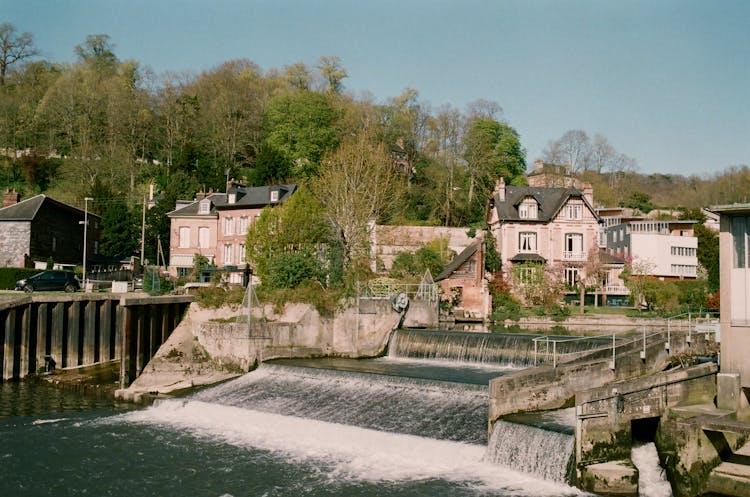 Water Supply Network Near Buildings