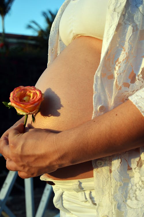 бесплатная Бесплатное стоковое фото с беременная, беременность, вертикальный выстрел Стоковое фото