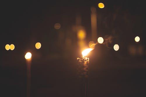 Бесплатное стоковое фото с горящая свеча, легкий, ночь
