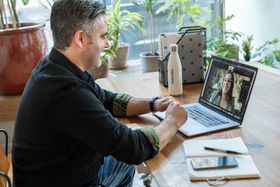 Recorded call thumbnail — photo by LinkedIn Sales Navigator on Pexels