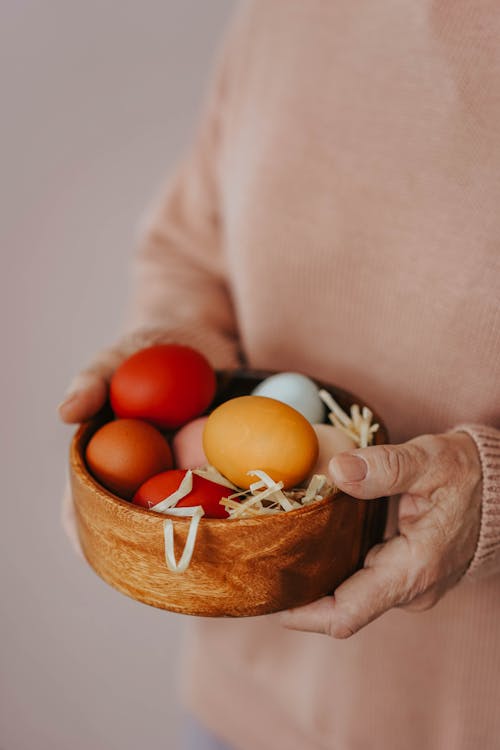 Darmowe zdjęcie z galerii z drewniana misa, jajko, jedzenie