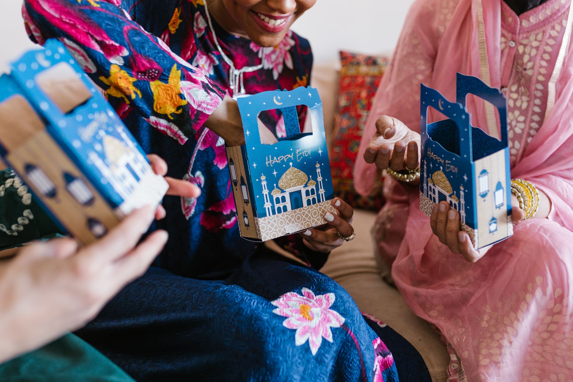 Eid Gift Ideas for Children, Hosts and Family