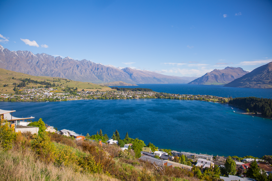 Ultimate 25-Minute Remarkables Helicopter Tour from Queenstown Review Review 2026 - A breathtaking view of Queenstown and Lake Wakatipu, framed by mountains.
