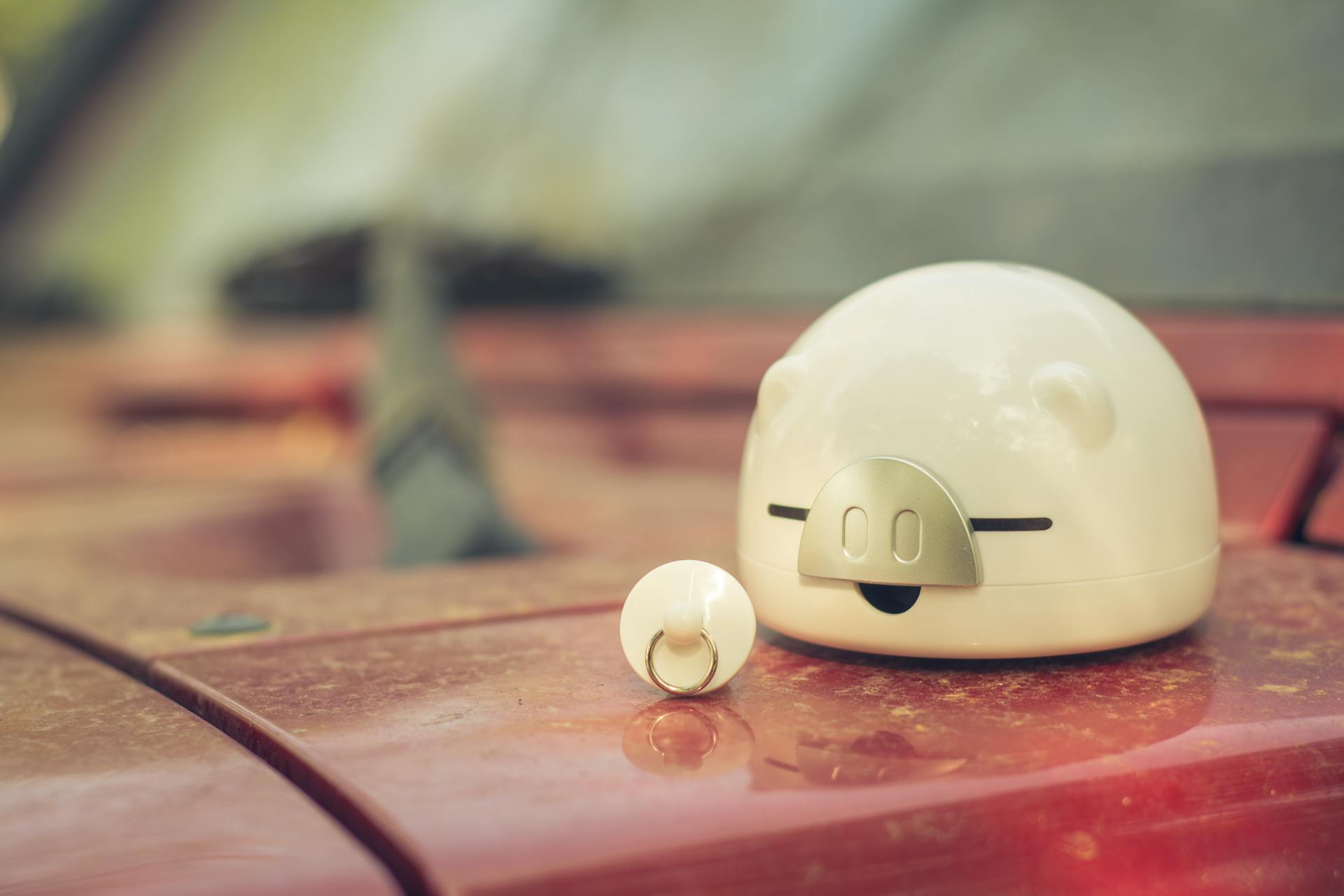 Shallow Focus Photography of White Ceramic Piggy Bank