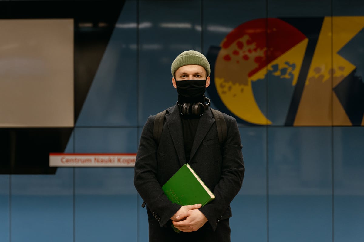 Undercover in the Mafia: How an FBI Agent's Bold Moves Resonate in Crypto's Wild World