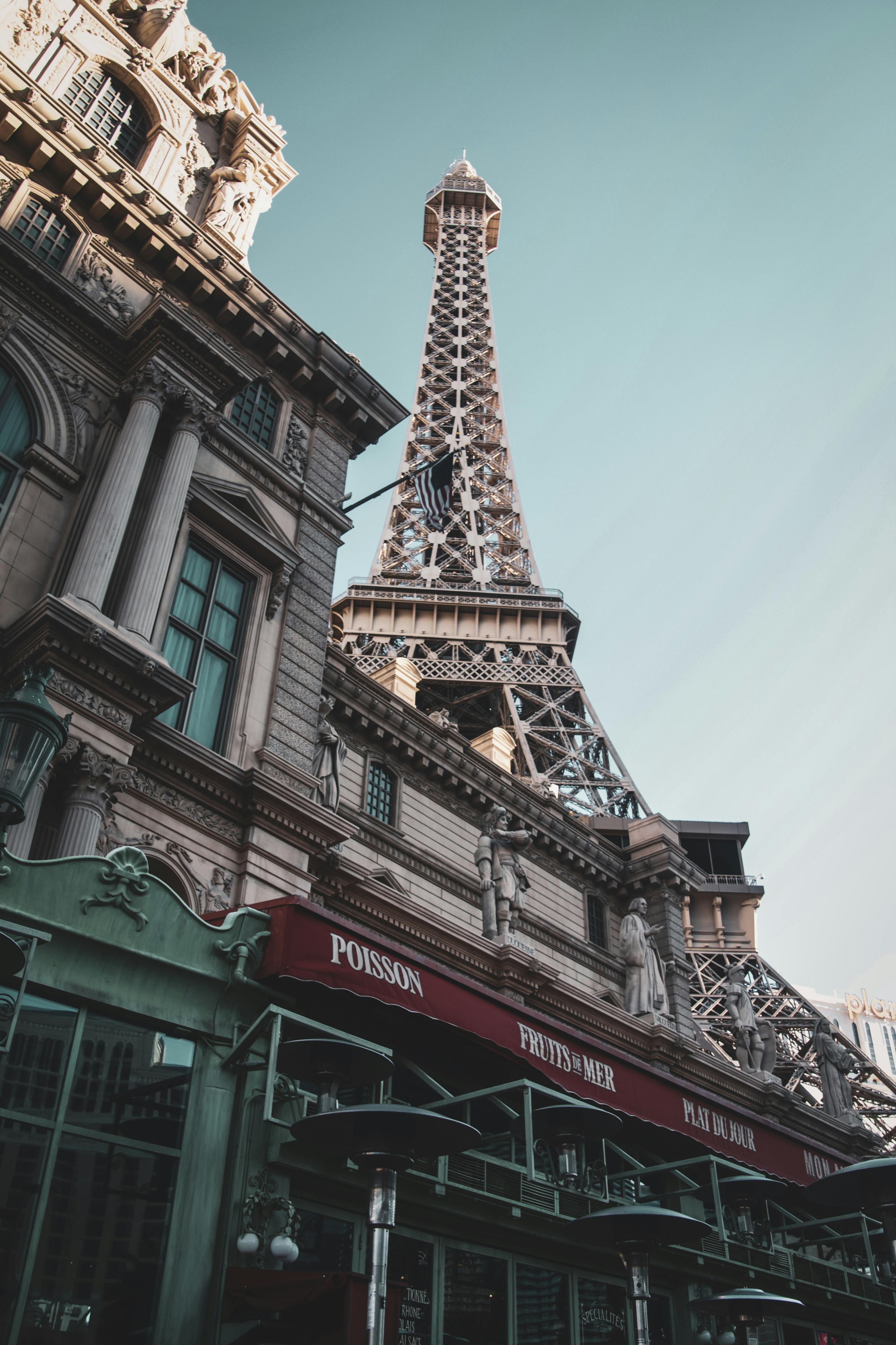 Street View Of Eiffel Tower By Paris Hotel Las Vegas Stock Photo - Download  Image Now - iStock
