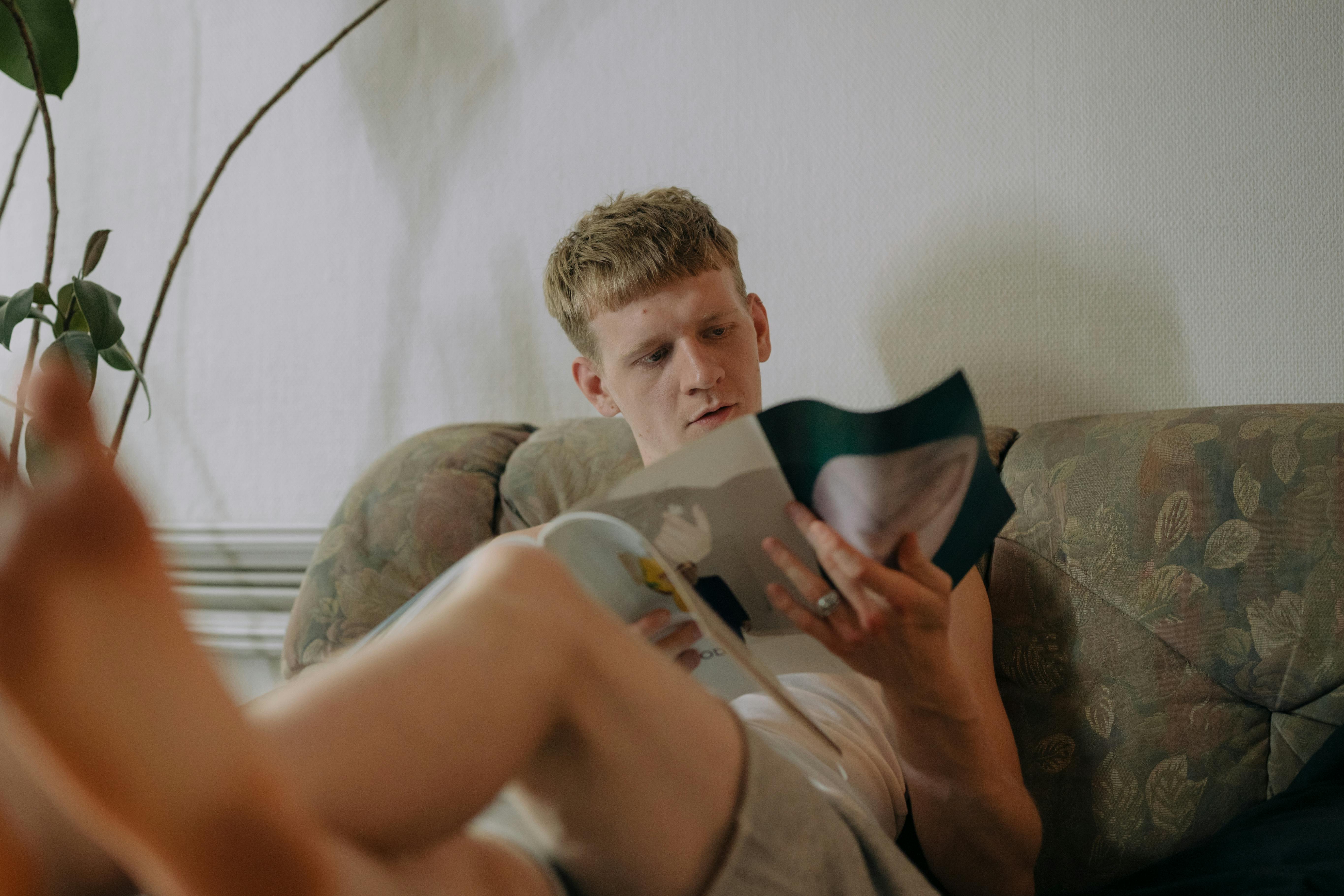 general lifestyle magazine — Photo by cottonbro studio on Pexels