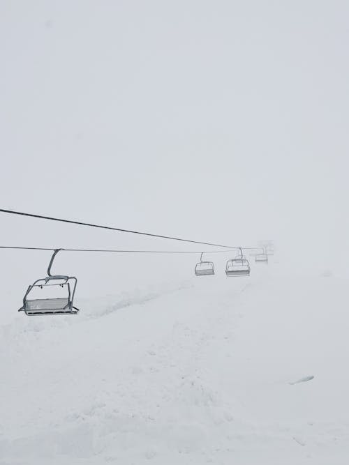 Foto d'estoc gratuïta de amb boira, constipat, estació d'esquí
