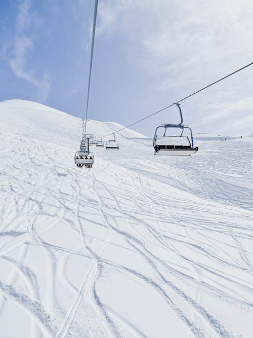 Foto profissional grátis de cenário, com frio, estação de esqui