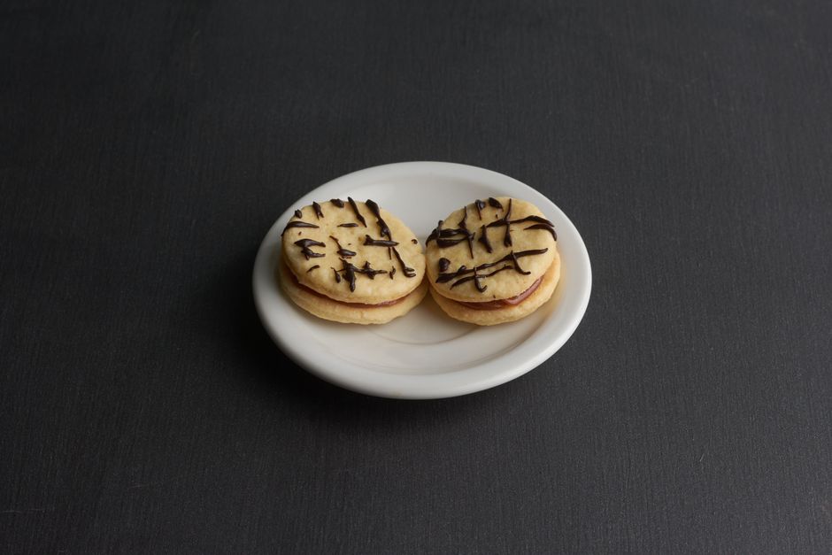 Select Accounts: 14.3-Oz Amazon Grocery Sandwich Cookies (Va deal at Amazon