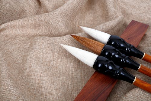 Black and Brown Wooden Handle Paint Brushes 