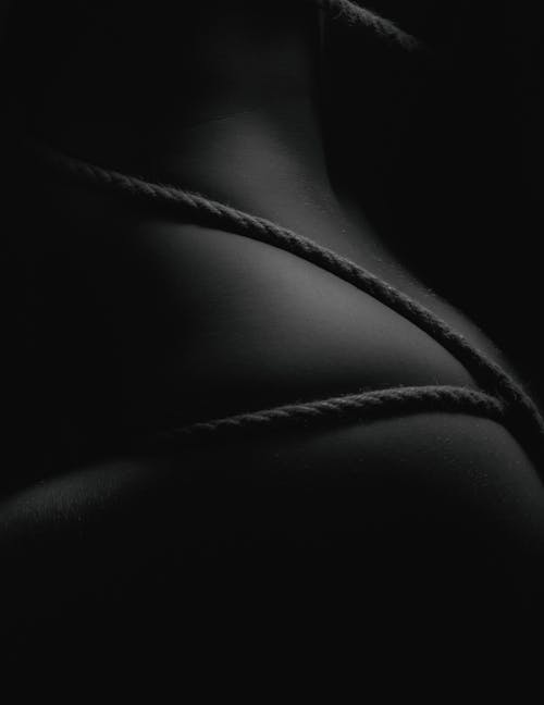 Foto profissional grátis de corda, escuro, estúdio